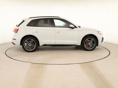 Certified 2025 Audi Q5 e Premium Plus w/ Premium Plus Package image 8