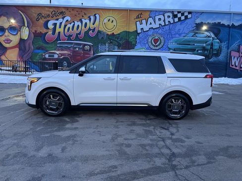 Used 2026 Kia Carnival SX image 2