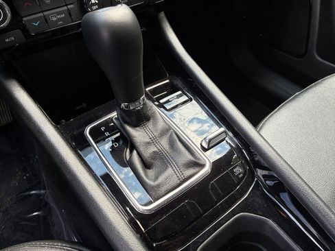 Used 2025 Jeep Compass Limited image 41