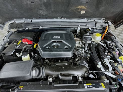 Used 2021 Jeep Wrangler Unlimited Sahara image 30