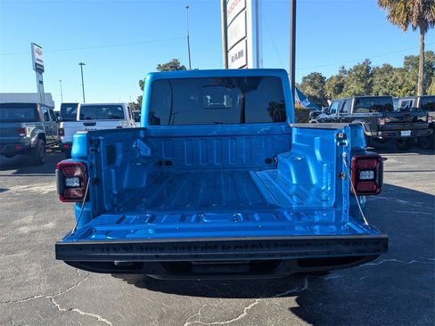 New 2025 Jeep Gladiator High Tide image 13