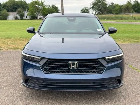 Used 2025 Honda Accord SE image 2