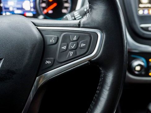 Used 2022 Chevrolet Equinox LT w/ Driver Convenience Package image 21