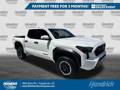 Certified 2025 Toyota Tacoma TRD Off-Road AWD/4WD image 1