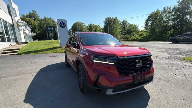 Used 2023 Honda Pilot TrailSport image 3