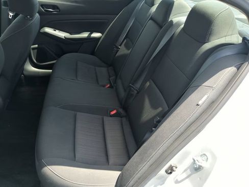 Used 2025 Nissan Altima 2.5 SV FWD image 18