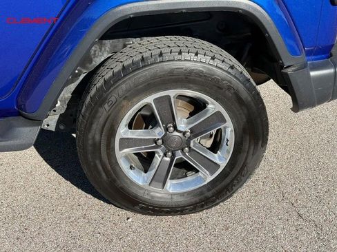 Used 2018 Jeep Wrangler Unlimited Sahara w/ Safety Group AWD/4WD image 4