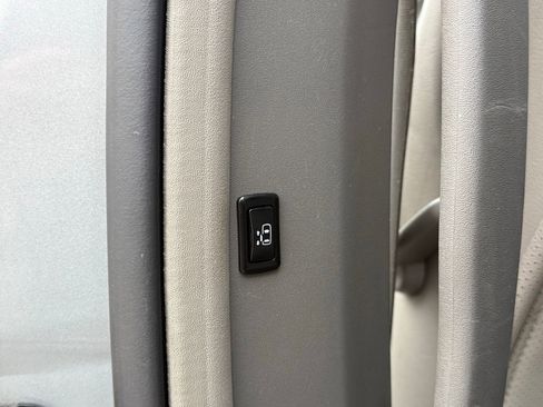 Used 2009 Nissan Quest SE w/ Seat Pkg image 45