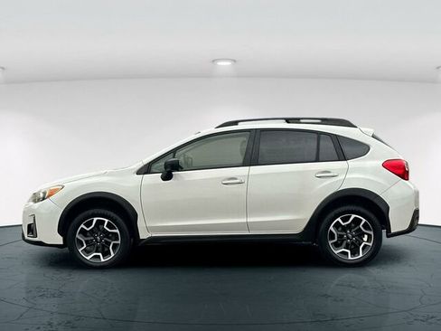 Used 2017 Subaru Crosstrek 2.0i image 3