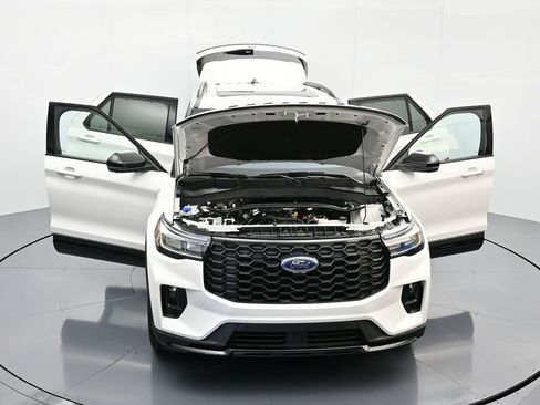 Certified 2025 Ford Explorer ST-Line w/ Premium Package image 47