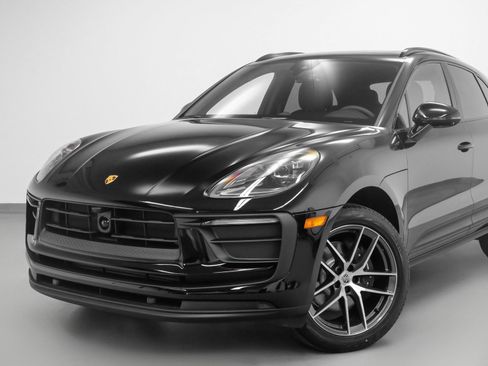 Used 2025 Porsche Macan image 7