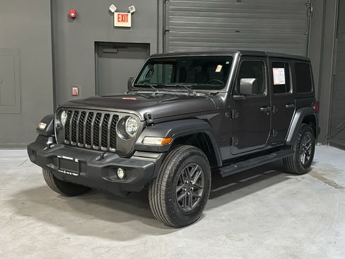 Used 2024 Jeep Wrangler Unlimited Sport AWD/4WD image 3