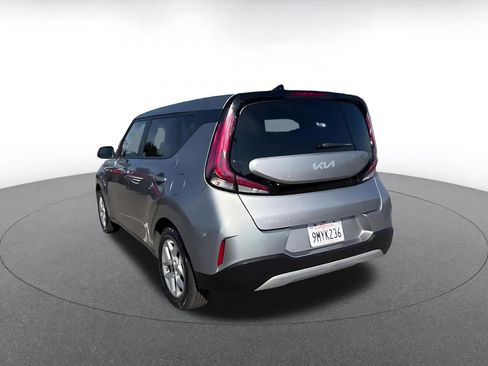 Used 2025 Kia Soul LX w/ LX Technology Package image 11