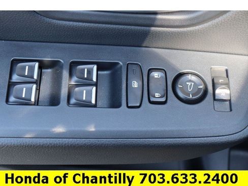 Certified 2025 Honda Pilot Touring image 23