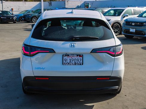 Certified 2024 Honda HR-V LX image 8