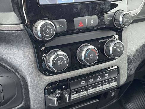 New 2026 RAM 2500 Tradesman w/ Chrome Appearance Group image 38