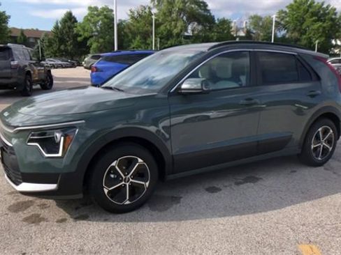 New 2025 Kia Niro EX image 7