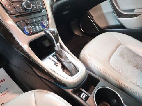 Used 2013 Buick Verano FWD image 18