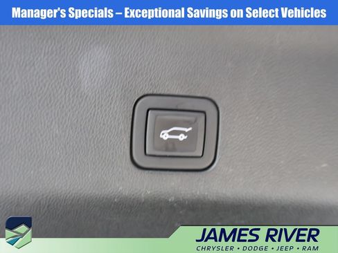 Used 2024 Chevrolet Suburban LT AWD/4WD image 17