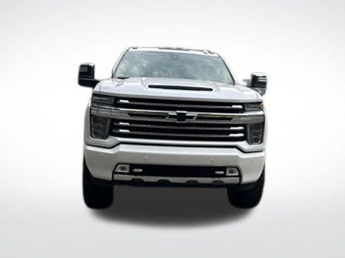 Used 2020 Chevrolet Silverado 2500 High Country w/ Z71 Off-Road Package AWD/4WD image 3