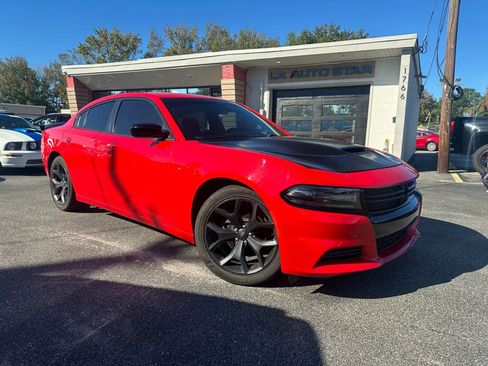Used 2020 Dodge Charger SXT w/ Blacktop Package image 1