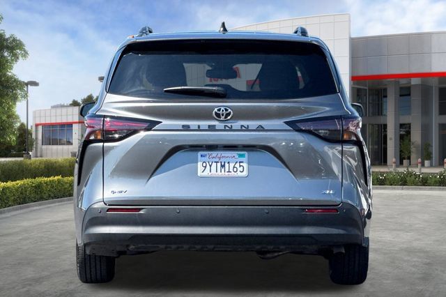 Certified 2026 Toyota Sienna XLE FWD image 6