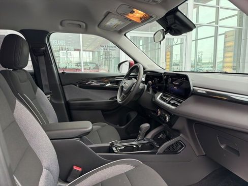 Used 2024 Chevrolet TrailBlazer LT image 27