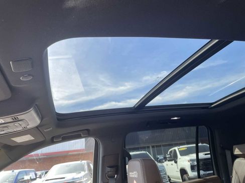 Certified 2023 Chevrolet Suburban High Country image 18