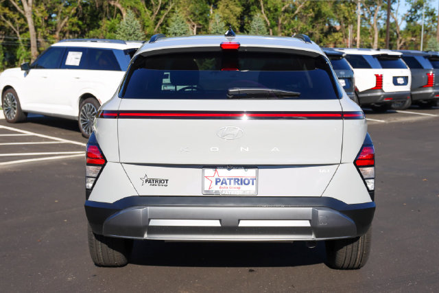 New 2027 Hyundai Kona SEL Premium FWD image 4