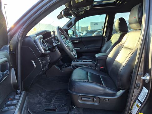 Used 2023 Toyota Tacoma TRD Pro AWD/4WD image 17