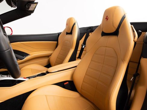 Certified 2017 Ferrari California T RWD image 3