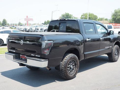 Used 2018 Nissan Titan SV AWD/4WD image 7