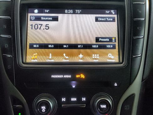 Used 2017 Lincoln MKX Reserve w/ Driver Assistance Package FWD image 25