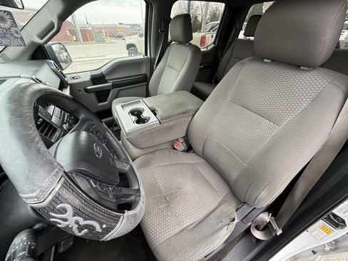 Used 2015 Ford F150 XLT image 9