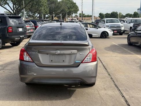 Used 2015 Nissan Versa FWD image 6