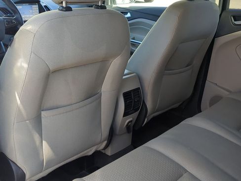 Used 2019 Ford Escape SE image 21