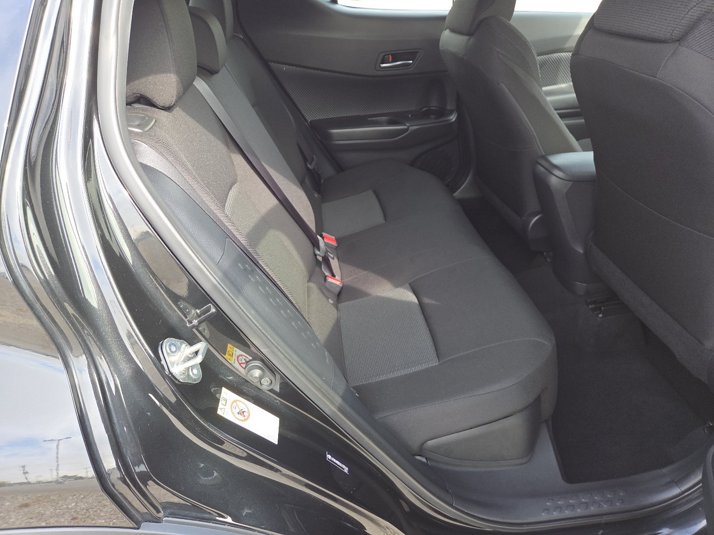Used 2019 Toyota C-HR LE FWD image 18