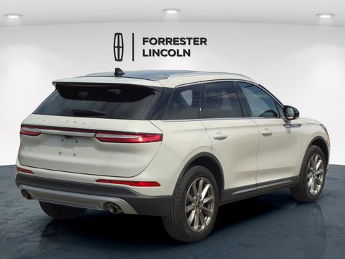 Used 2022 Lincoln Corsair AWD w/ Premium Package image 3