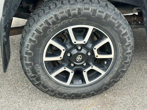 Used 2019 Toyota Tundra Limited AWD/4WD image 8