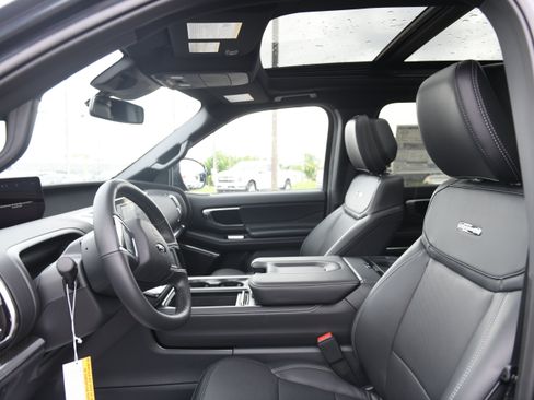 New 2026 Ford Expedition Platinum w/ Stealth Performance Package AWD/4WD image 15