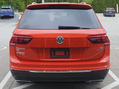 Used 2018 Volkswagen Tiguan SEL AWD/4WD image 26