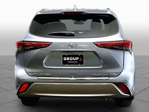 Used 2022 Toyota Highlander Platinum AWD/4WD image 5