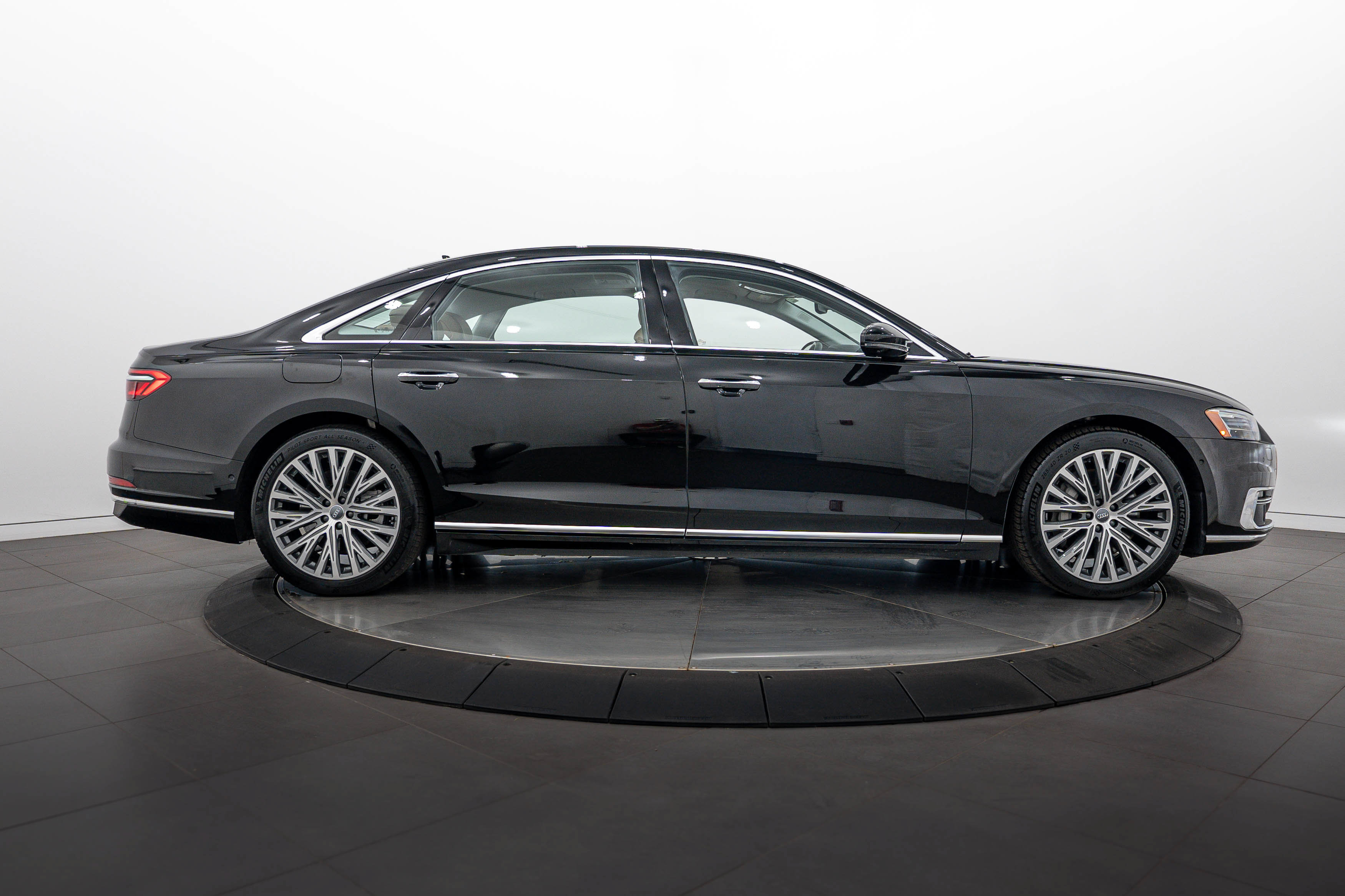 Used 2019 Audi A8 L 3.0T AWD/4WD image 3