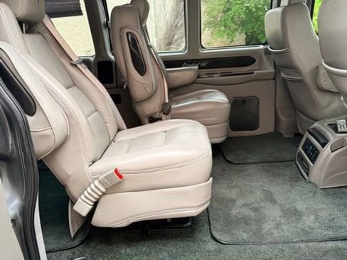 Used 2019 GMC Savana 2500 Extended RWD image 27