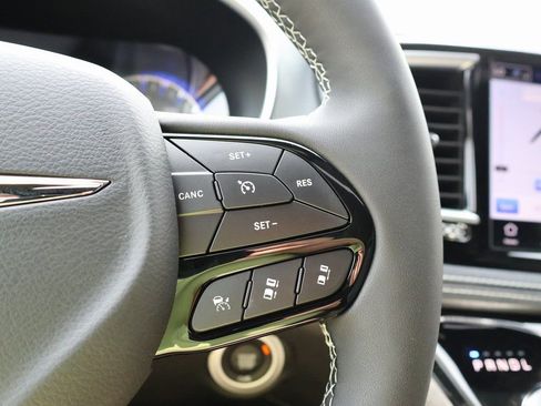 New 2026 Chrysler Pacifica Limited w/ S Appearance Package FWD image 28
