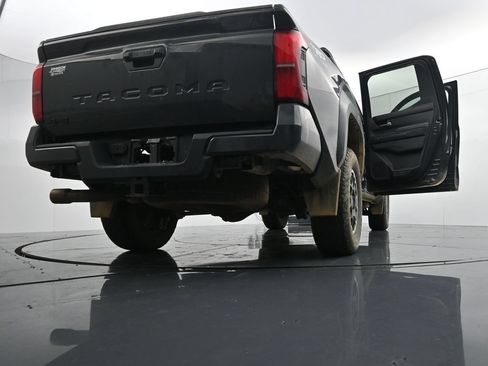 Used 2024 Toyota Tacoma TRD Off-Road AWD/4WD image 38