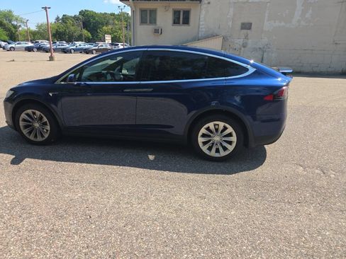 Used 2019 Tesla Model X AWD/4WD image 6
