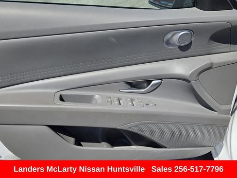Used 2024 Hyundai Elantra SEL FWD image 21