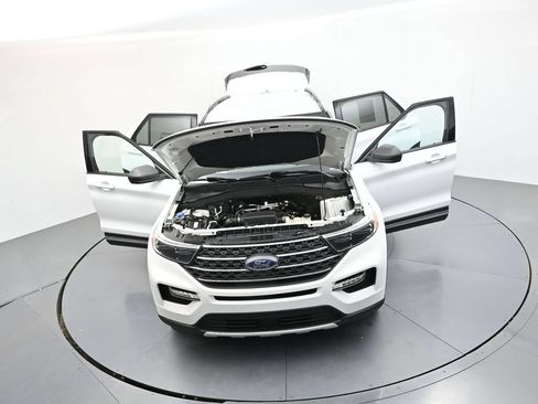 Used 2023 Ford Explorer XLT w/ Equipment Group 202A RWD image 43