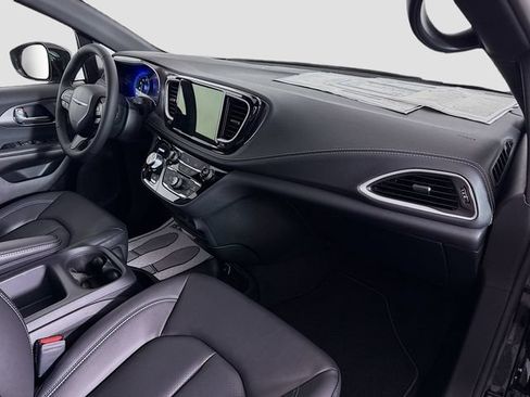 New 2026 Chrysler Pacifica Select w/ S Appearance Package FWD image 29